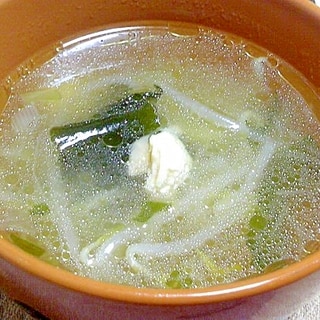 鶏の茹で汁を使った中華スープ